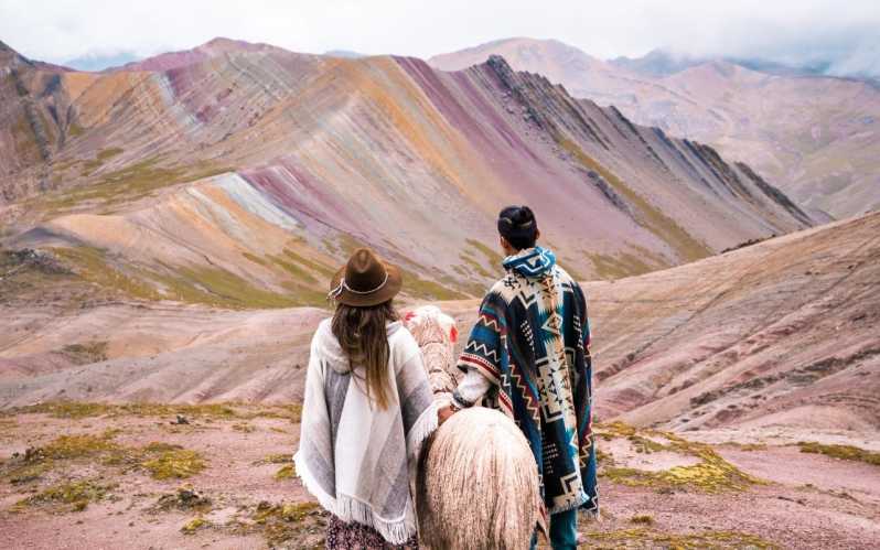 What is Palccoyo, the Alternative Rainbow Mountain 