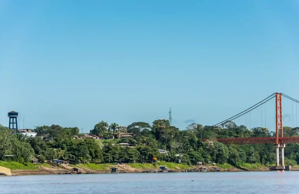 Puerto Maldonado's city entrance by road